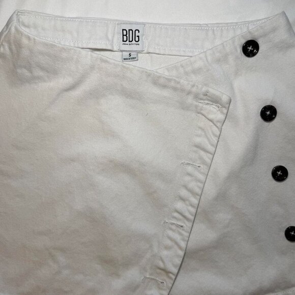 BDG White Denim Wrap Button Up Mini Skirt Size Small - Picture 6 of 7